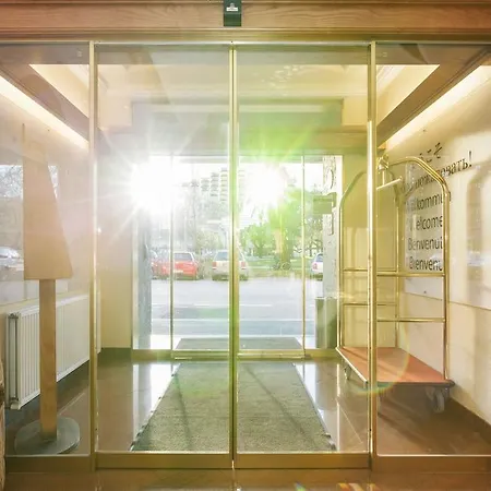Leipziger Hof Otel 4*